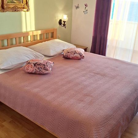 Apartmani Mary Dugi Rat Exterior foto