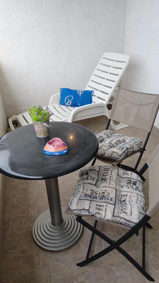 Apartmani Mary Dugi Rat Exterior foto